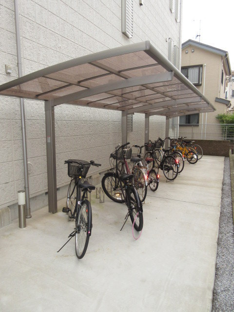 ルミエール目白のその他共用部分|★屋根付き駐輪場★