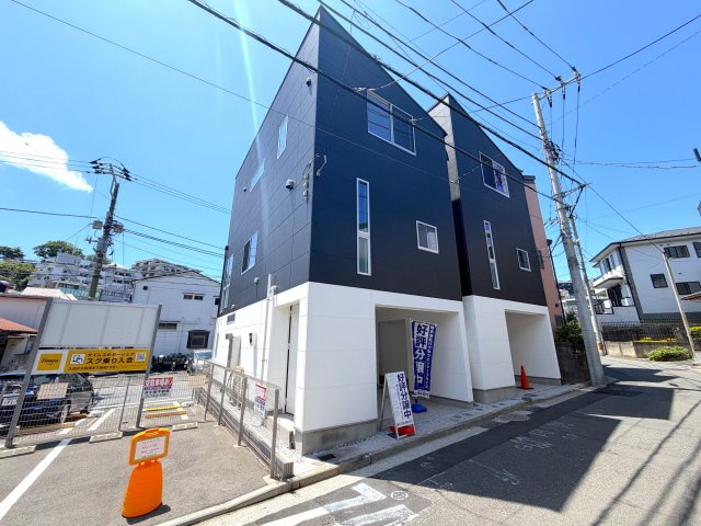 ＜全２棟＞シンプルモダンなデザイナーズハウス　建物完成　室内見学可能