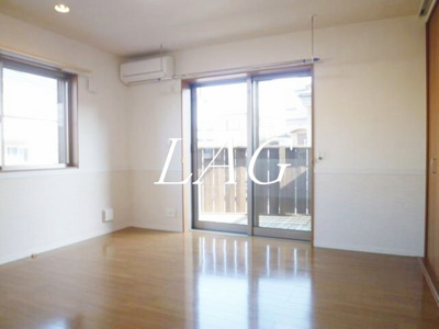 【居間・リビング】 | パルトゥネール蓮田 | 洋室のお部屋です。