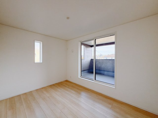 【新築戸建】みどり市大間々町大間々第12の洋室|■洋室｜バルコニーにも出られる2階の一室♪お勉強などに疲れたら気晴らしもできますね♪