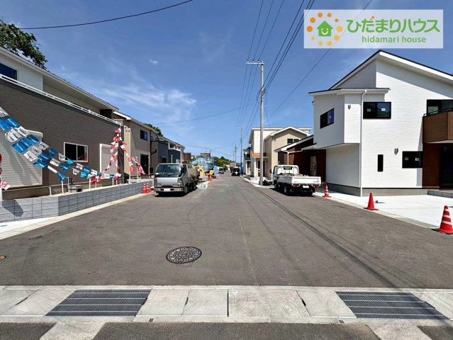いろどりアイタウン日立市西成沢町　新築戸建　10号棟の前面道路含む現地写真|車の出入りもラクラクできちゃいます(^^♪