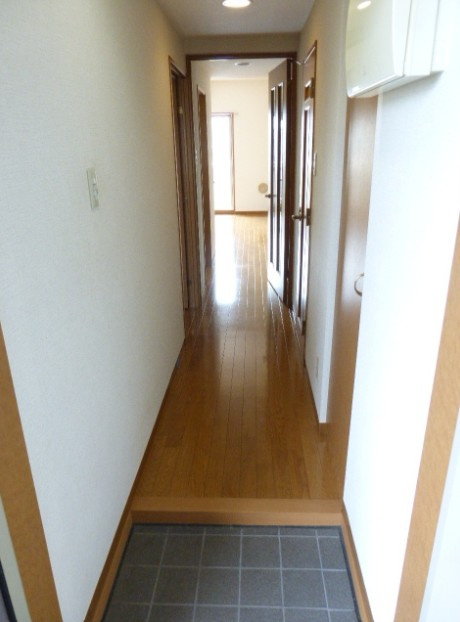 メルヴェーユ調布の玄関|※別号室参考写真です