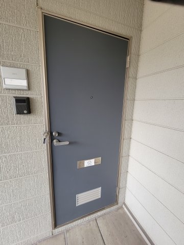 ゴールドハイツD棟の玄関