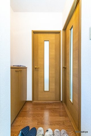 ルーミング三輪の玄関|玄関