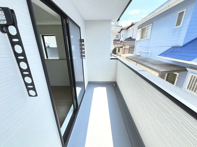 【バルコニー】 | 福岡市東区香住ケ丘5丁目3期　1号棟（全1棟）【仲介手数料無料・0円】 | 施工例。施工例は完成時と異なる場合があります。
