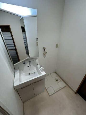 篠原本町戸建の洗面所