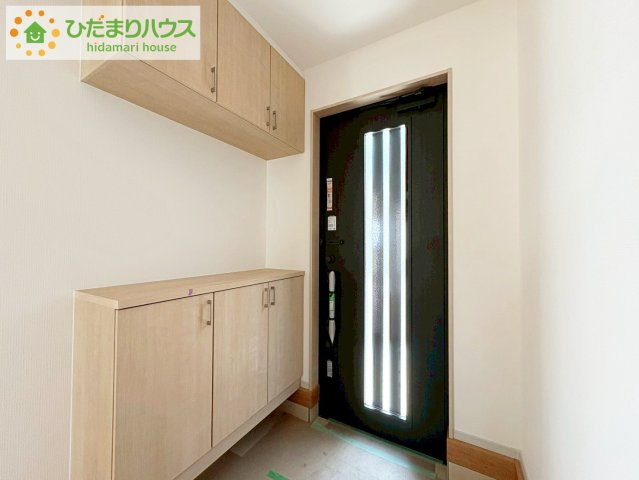 いろどりアイタウン日立市西成沢町　新築戸建　7号棟の玄関|丁度良い靴箱のサイズ♪これだけあれば家族全員の靴がしまえてスッキリ(^O^)