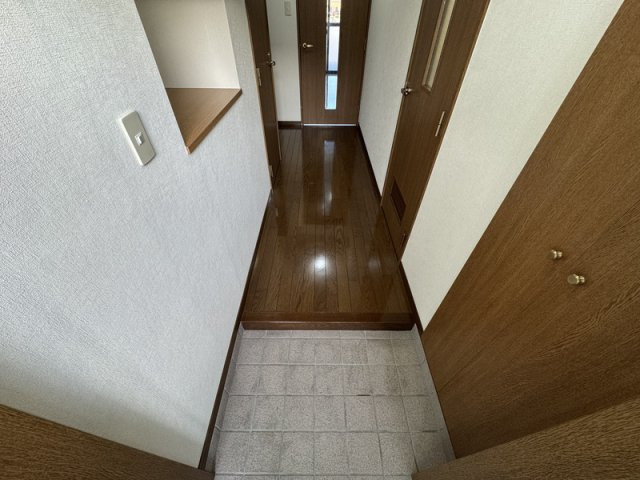 サニークレスト清水の玄関