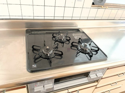 【キッチン】 | ◆鶴見区岸谷4丁目　中古戸建◆ | ◆毎日使うものだからこそ、料理をする人にとって何口あるのかは重要なポイントですね！