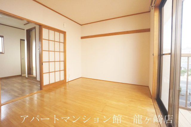 メグミハイツの居間・リビング