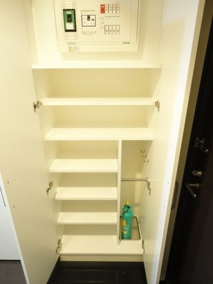 Ｌ-Ｆｌａｔ入谷の玄関