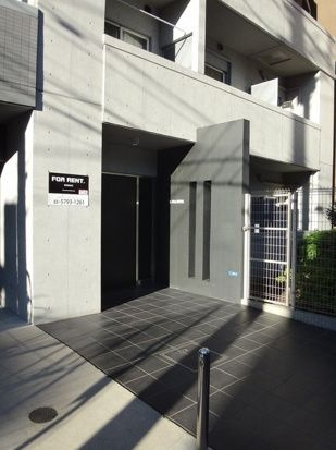 Ｌ-Ｆｌａｔ入谷のエントランス
