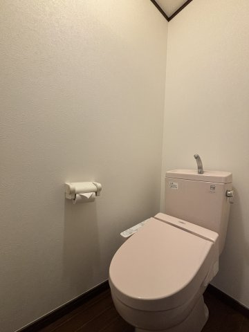 クリスティーズのトイレ|温水洗浄便座のトイレです♪