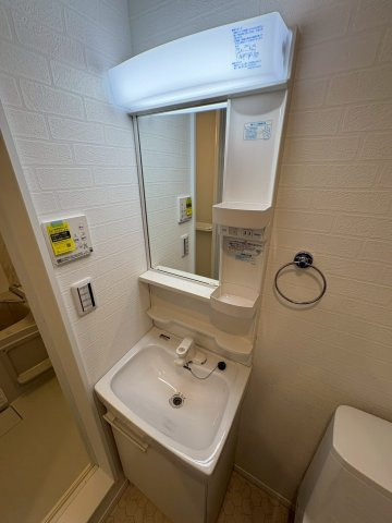 スターリング府中の洗面所