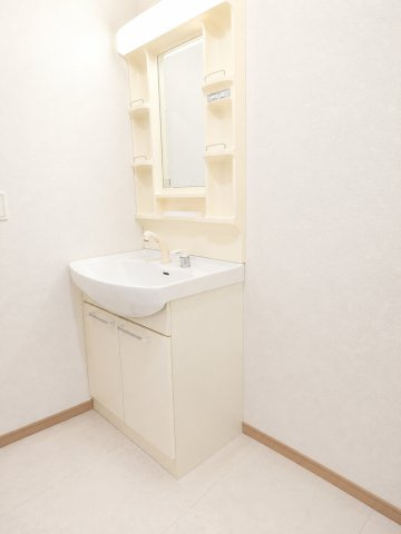 あきる野市原小宮の中古一戸建の洋室|個人の部屋や寝室として使える洋室です