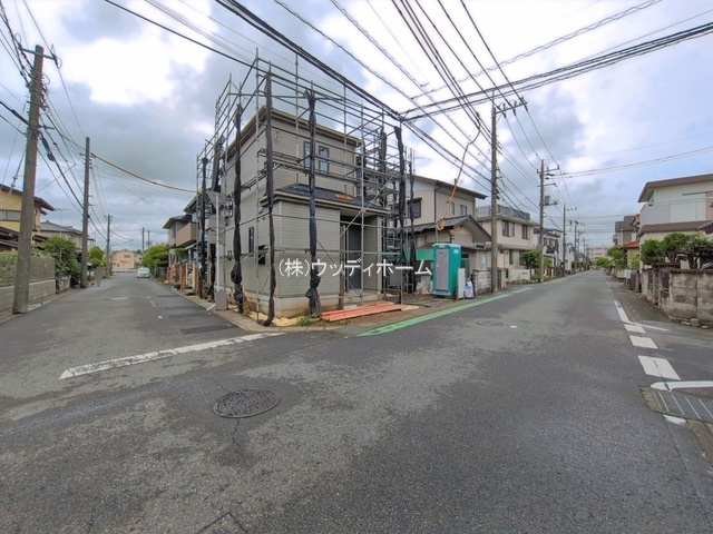 春日部市藤塚　新築一戸建ての前面道路含む現地写真