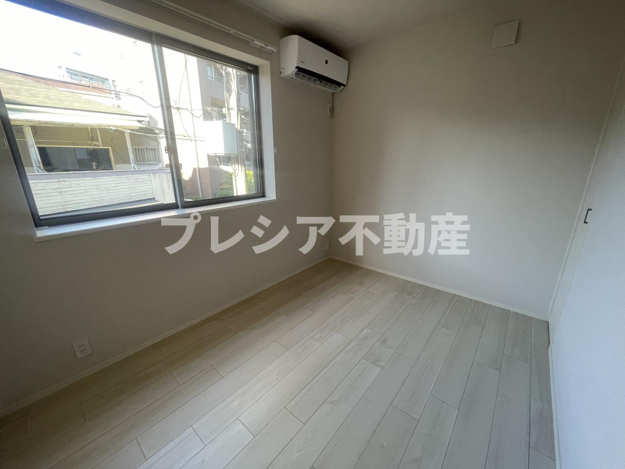 グレナディエの洋室