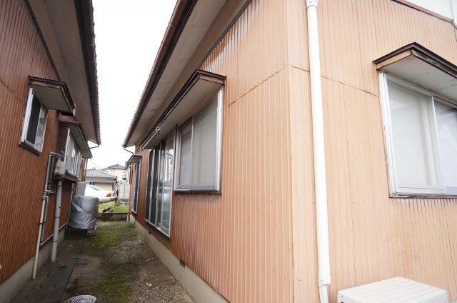 亀田所島2貸家のバルコニー|物干場