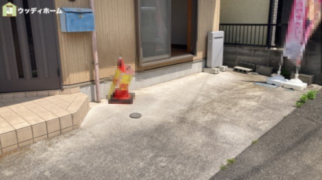 越谷市蒲生愛宕町　中古一戸建ての駐車場