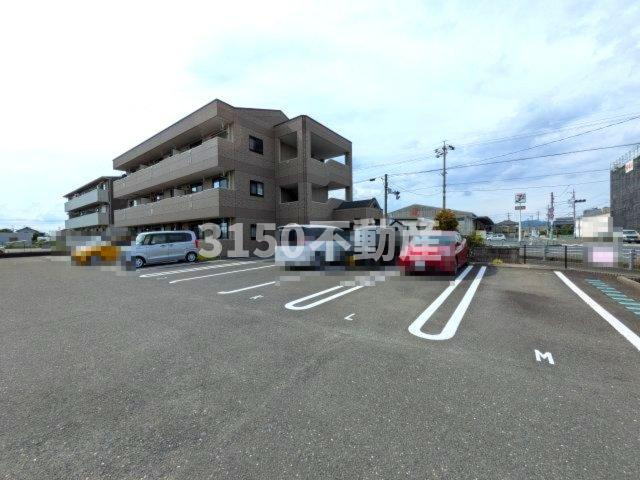 エル・オーブの森の駐車場