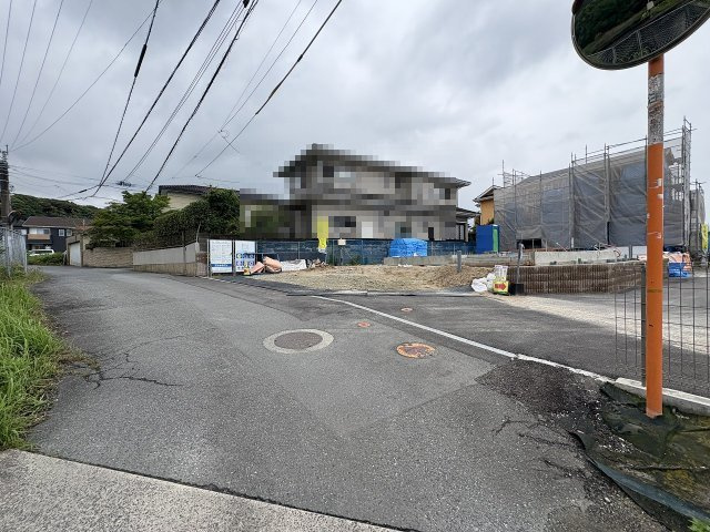 【その他】 | 福岡市早良区梅林7丁目6期　1号棟（全2棟）【仲介手数料無料・0円】 | 現地写真。前面道路です。