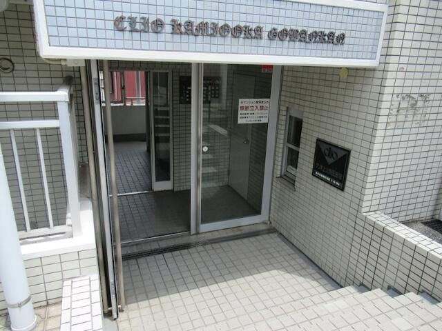 クリオ上大岡伍番館のエントランス