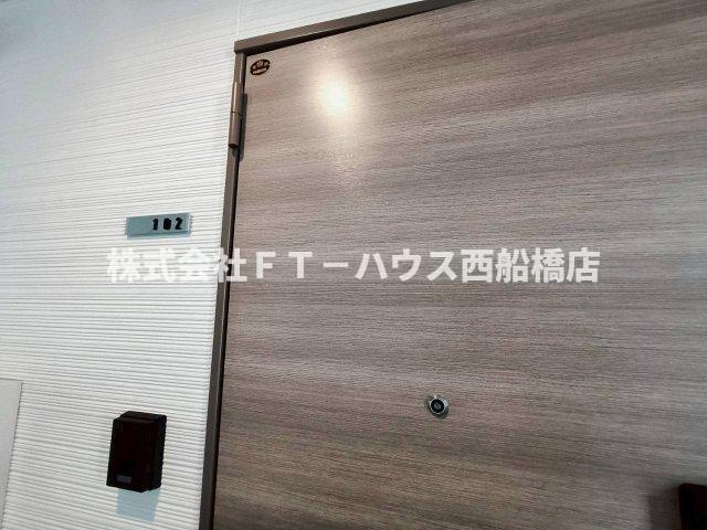 Avenir-S 西船橋の玄関
