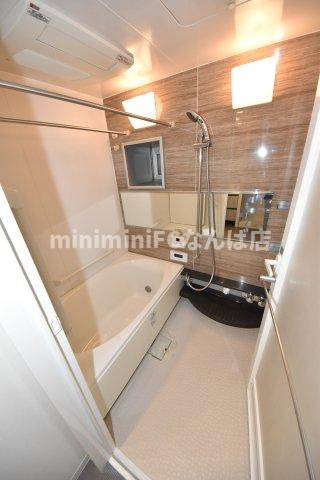 プレサンスロジェ本町の浴室