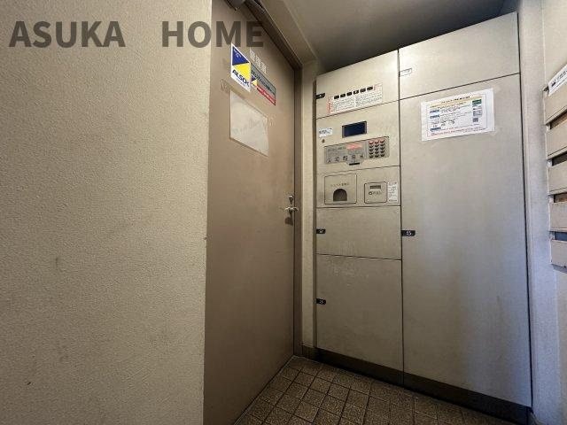プライムコート磯子屛風ヶ浦の設備|不在時にもあると大変便利な宅配ボックスを完備。