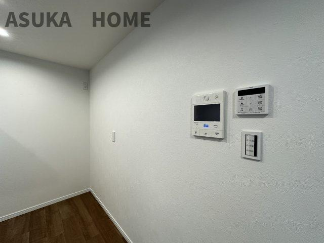 プライムコート磯子屛風ヶ浦の設備|テレビモニター付きなので急な来客時やお子様のお留守番にも安心な設備ですね。