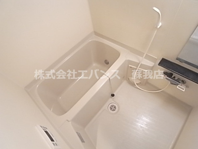 【浴室】 | 東ビル | 日々の暮らしに欠かせないお風呂です