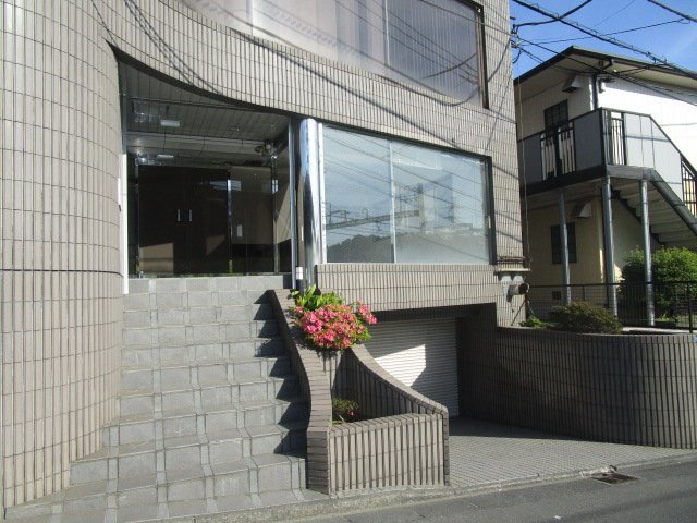 川崎市麻生区上麻生３丁目の事務所の外観