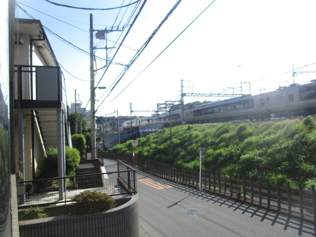 川崎市麻生区上麻生３丁目の事務所の周辺