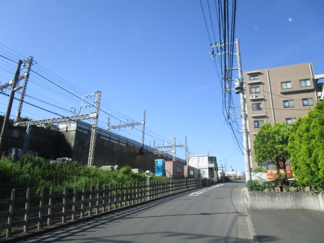 川崎市麻生区上麻生３丁目の事務所の周辺