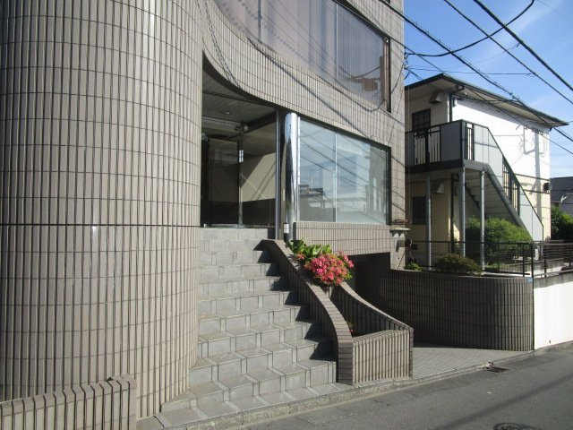 川崎市麻生区上麻生３丁目の事務所の外観
