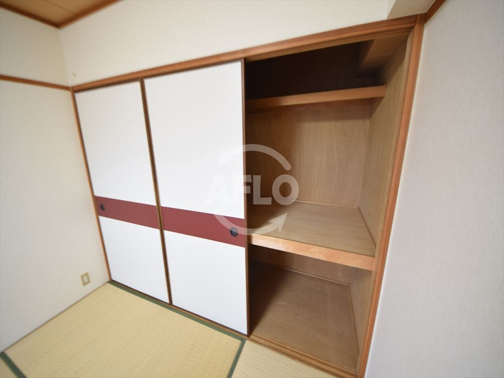 エクセル難波の収納|エクセル難波　押入れ