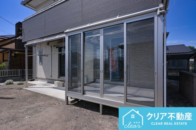 【外観】 | 伊勢崎市長沼町 | サンルーム付きで急な雨でも安心して洗濯物が干せます♪