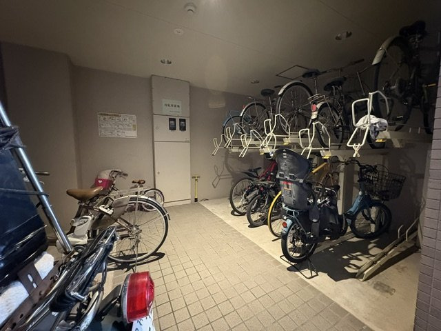 セレーヌコート中山手の駐輪場