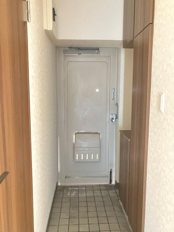上尾サンハイツの玄関