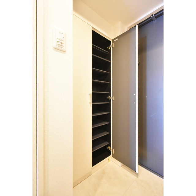 スプランディッド淀屋橋DUEの玄関