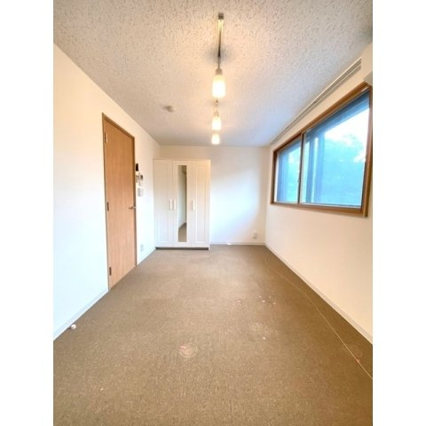 リトルズトーンラシクラス平和公園の内装