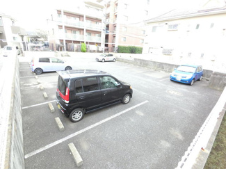 敷地内駐車場(要空確認）