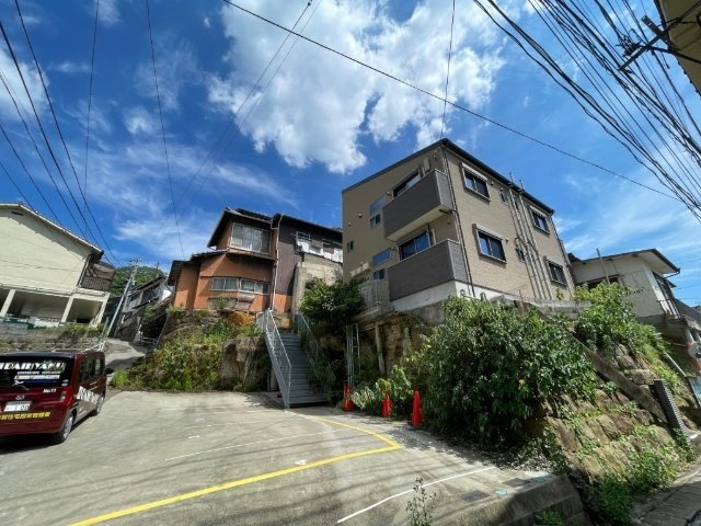 稲荷町アパートの駐車場