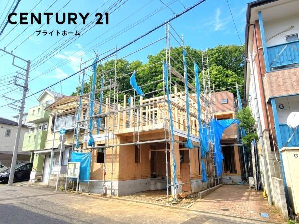 横浜市中区北方町２丁目の新築一戸建の前面道路含む現地写真|前面道路が広いので、安心して駐車可能です！
是非現地へお越しください。