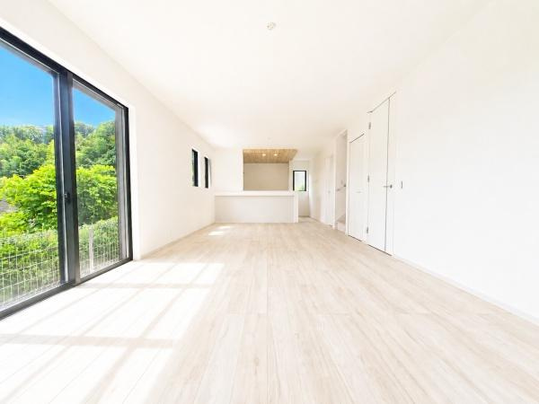 横浜市戸塚区上矢部町の新築一戸建の前面道路含む現地写真|閑静な住宅街につき住環境良好です♪
お気軽にお問い合わせください。