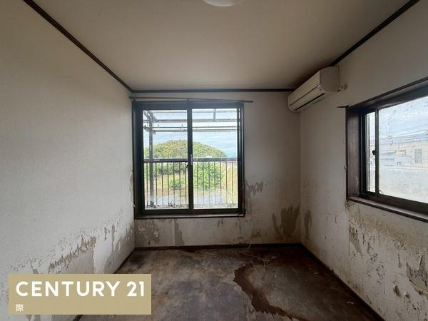 海南市岡田の中古一戸建の洋室
