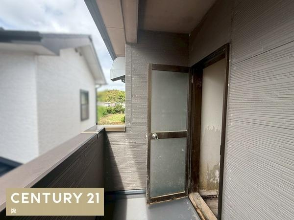 海南市岡田の中古一戸建のバルコニー