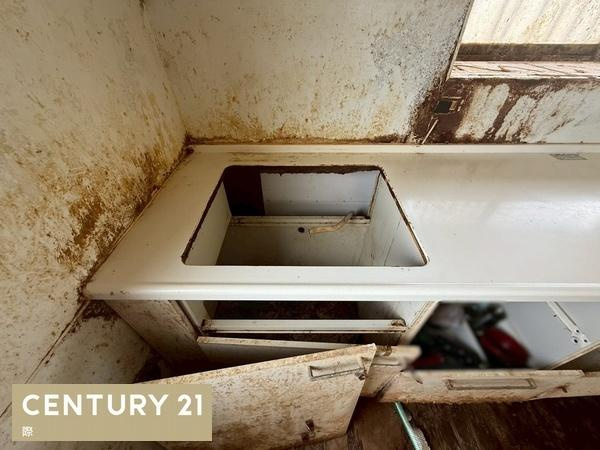 海南市岡田の中古一戸建のキッチン