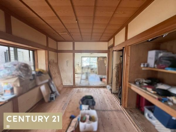海南市岡田の中古一戸建の寝室