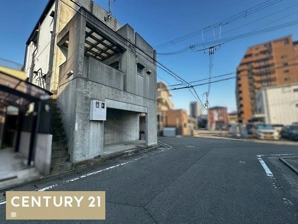 和歌山市黒田　店舗付住宅の前面道路含む現地写真